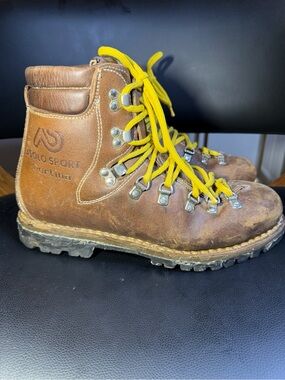 Asolo Sport Cortina Brown Leather Hiking Boots with Yellow Laces Sz 9.5